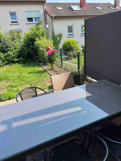 Reiheneckhaus Mit Garten Und Terasse Tettnang Exterior foto